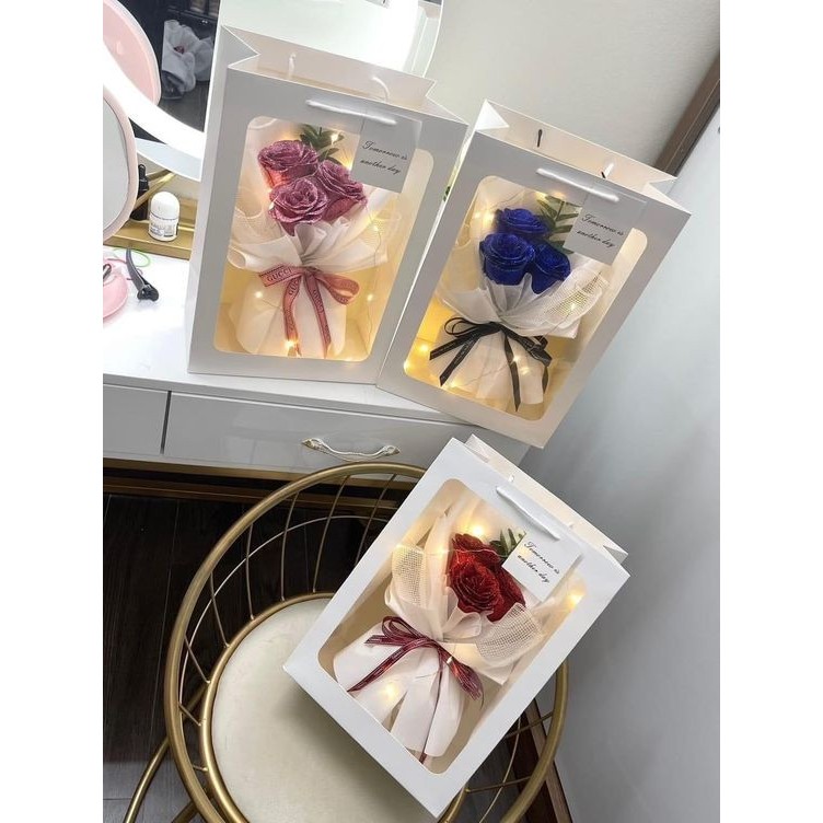 Túi giấy mặt kính mika đựng hoa tươi, hoa sáp, gấu bông kích thước 35 x 24 x 14 cm