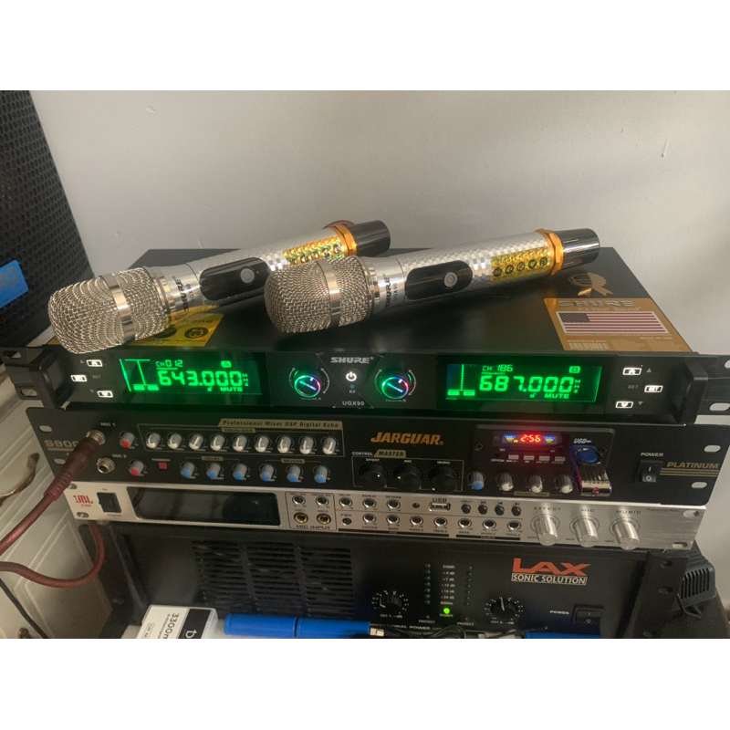 Micro karaoke không dây Shure UGX-90 Mẫu 2024