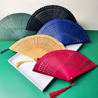 QUẠT CẦM TAY BẰNG TRE 18CM HOẠ TIẾT CHUỒN CHUỒN SIÊU XINH ( Kèm bao quạt + tua tua )