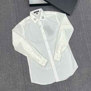 Áo sơ mi trắng nam dài tay vải lụa nến trắng trơn tag logo chữ Đôn Chề bạc hai bên cổ đơn giản SM127P