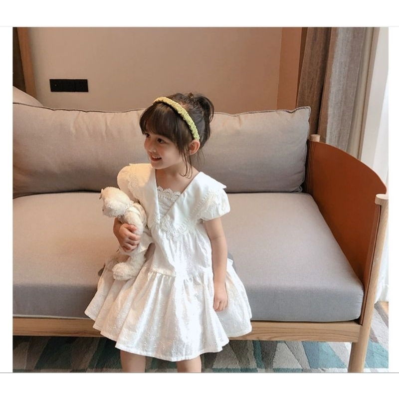Váy tiệc trắng ren lỗ mềm
