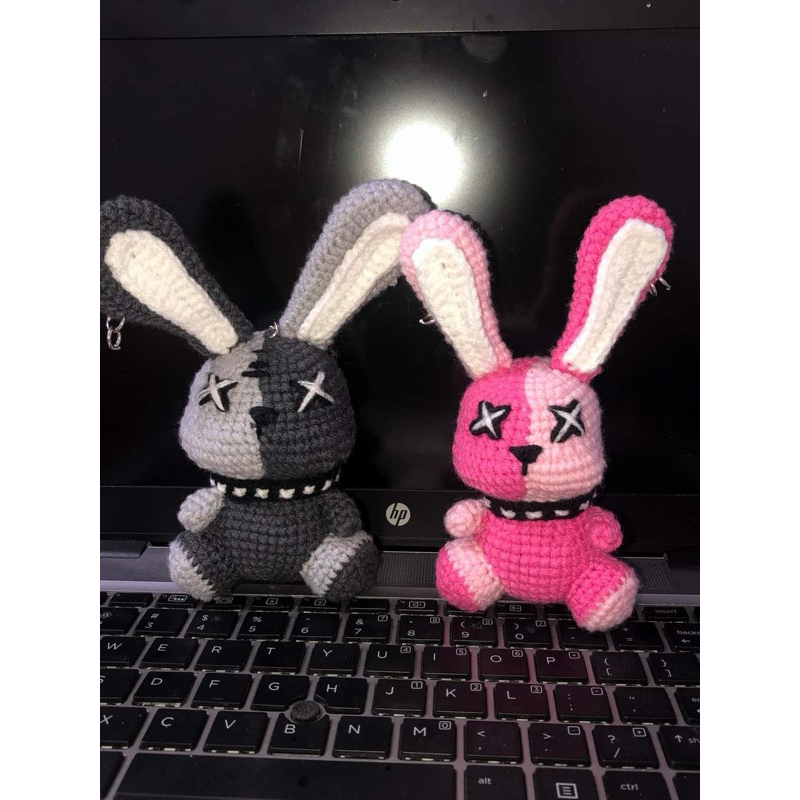 Móc khoá len handmade-thỏ  mafia