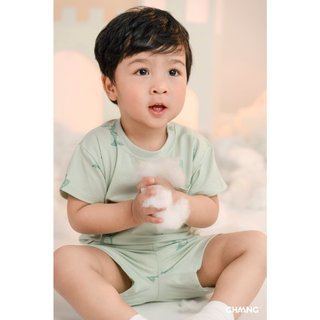 Chaang bộ cộc cúc vai cho bé