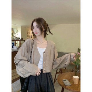𝗺𝗶𝗲 𝘀𝘁𝘂𝗱𝗶𝗼 - sẵn áo khoác mỏng cổ v cúc tròn dáng ngắn