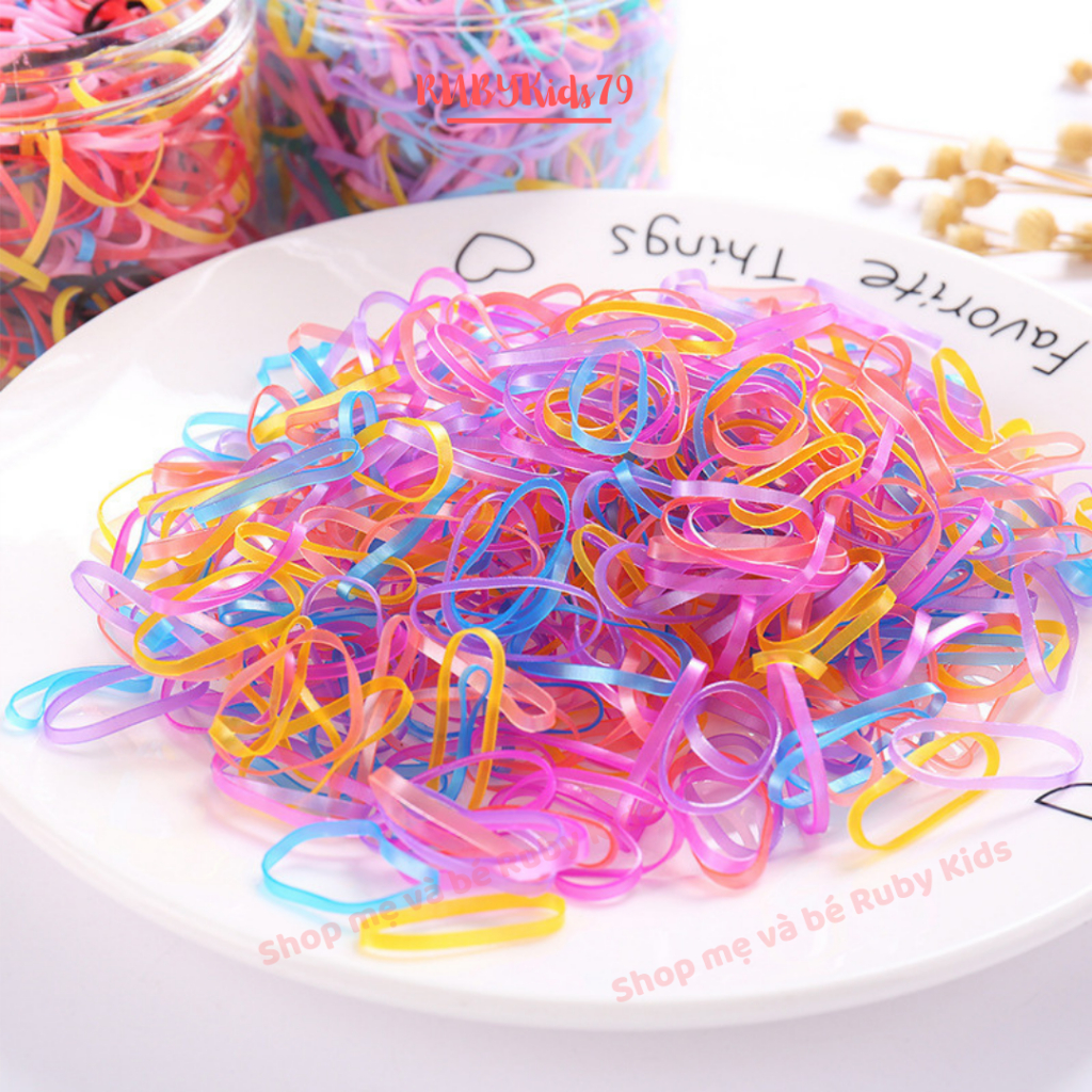 Dây thun buộc tóc cho bé set 2000 sợi cỡ nhỏ nhiều màu siêu dai - rubykids79