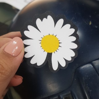 Sticker cúc daisy peaceminosone x gdragon trang trí mũ bảo hiểm, laptop, xe máy