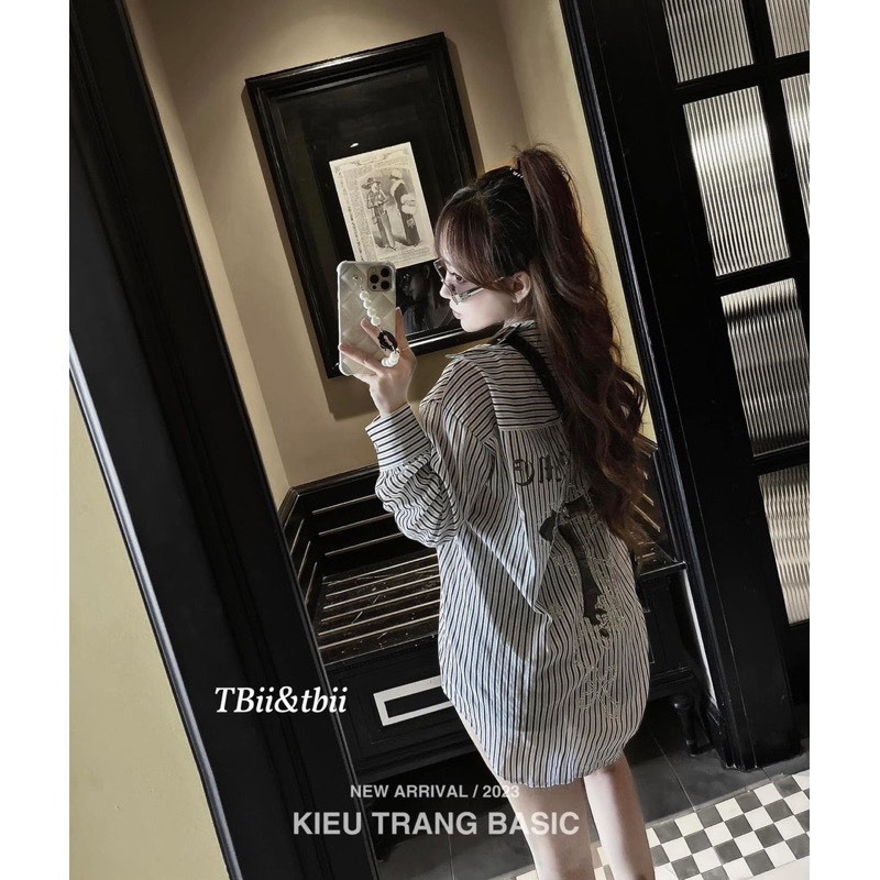 Áo Sơ Mi Nữ Chữ Thập Kẻ Sọc Đen Dáng Rộng Unisex Thoáng Mát