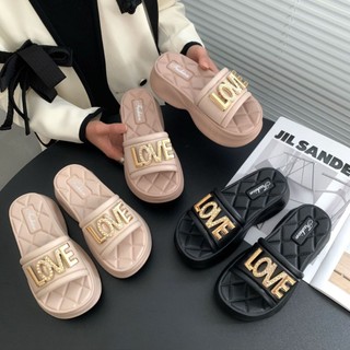 Dép nữ quai ngang chữ LOVE, SAKI, đế xuồng chất cao su tổng hợp cao 5cm, thời trang chọn chuẩn size
