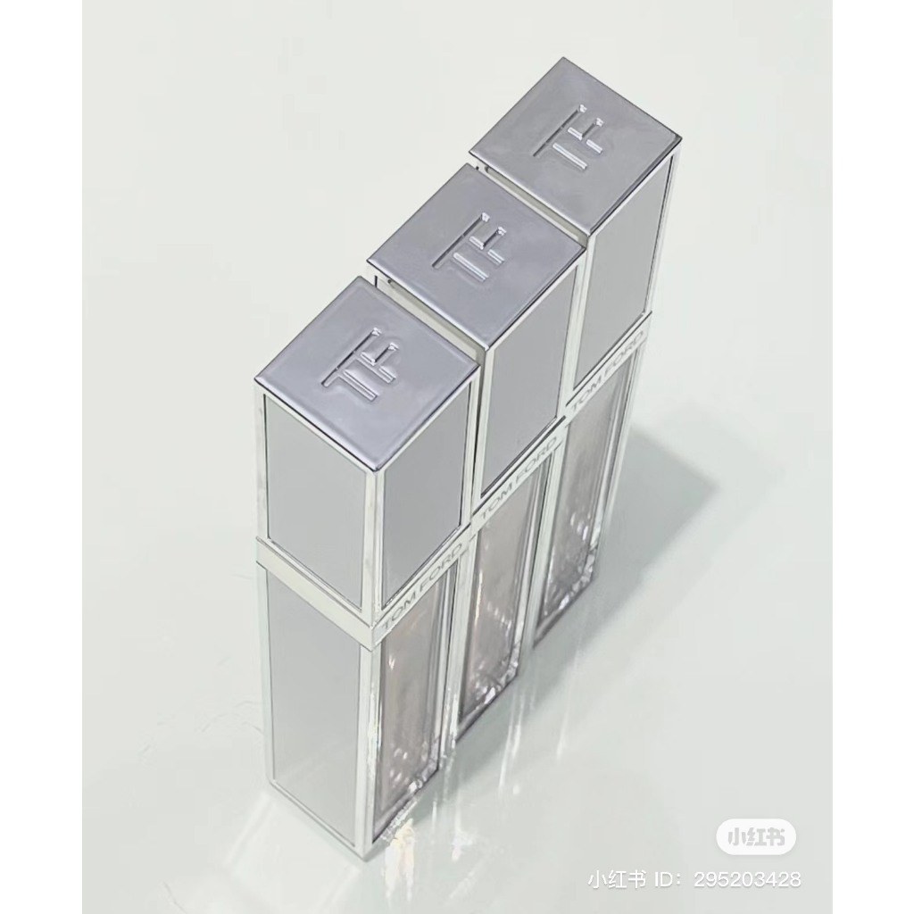 Son Tom Ford Gloss Luxe Lip #04Exquise, #20Phantome, #08 Inhibition