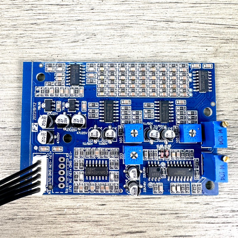 Bo chống hú cho vang cơ loại sịn, kèm dây cắm, có thể độ cho amply và loa kéo