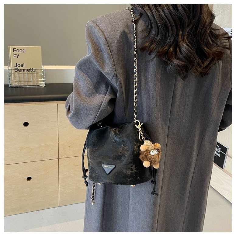 Túi Xách Nữ Đeo Chéo Đeo Vai Dáng Bucket Mix Móc Gấu Xinh Xắn Đi Tiệc Đi Chơi Sang Chảnh MIQI BAG TX-105 | BigBuy360 - bigbuy360.vn