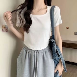 ÁO THUN TĂM BABY TEE ĐƠN GIẢN VIỀN CONG ,BASIC TEE FORM ÔM ,BABY TEE BODY NỮ TOP