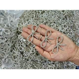 Nơ cài áo lấp lánh