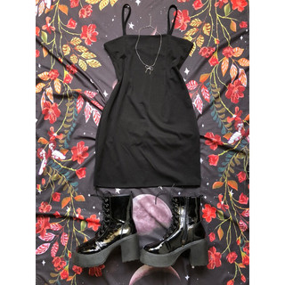 2HAND- ĐẦM HAI DÂY MINI DRESS CỔ VUÔNG VINTAGE MÀU ĐEN BASIC & BOOT CỔ CAO ĐẾ 7 PHÂN RETRO STYLE