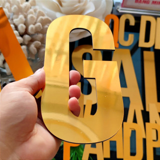 Chữ màu vàng gương dày 3mm cao 25cm dán tường