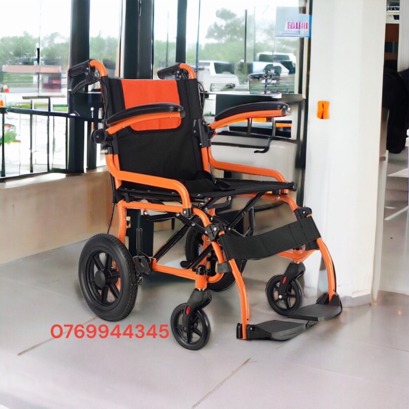 Xe Lăn Du Lịch Khung Sắt Sơn Tĩnh Điện Bánh Nhỏ Lucass X-61 (X61)