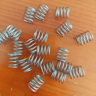 Combo 20 cái lò xo nén phi 9.25mm, dài 10mm, sợi 0.7mm.