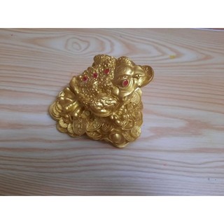 Tượng đá đúc cóc vàng