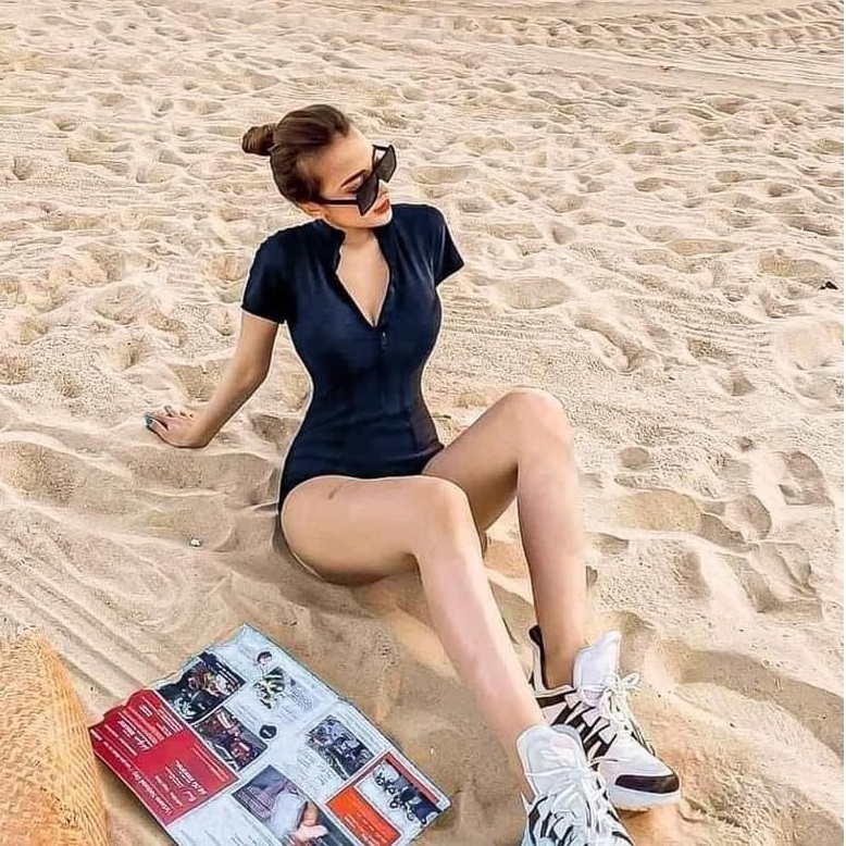 (CAO CẤP) Bikini 1 mảnh áo tắm liền thân đi biển tay dài khóa kéo che khuyết điểm đồ bơi nữ kín đáo màu đen tôn dáng | BigBuy360 - bigbuy360.vn