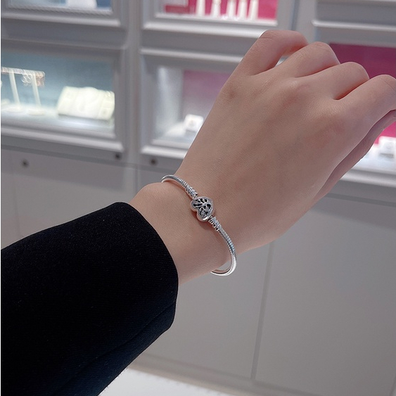 Vòng tay bạc Pandora Moments Heart Clasp Snake Chain Bracelet