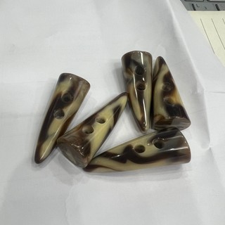 Nút gỗ sừng dài 5cm 21k /2cái