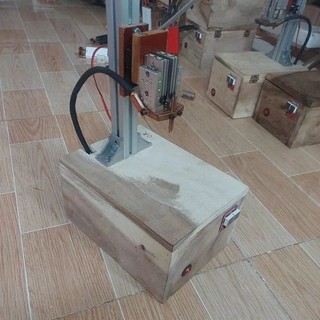 Máy hàng cell pin trụ