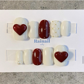 Nailbox thiết kế đỏ trắng kèm hoạ tiết trái tim