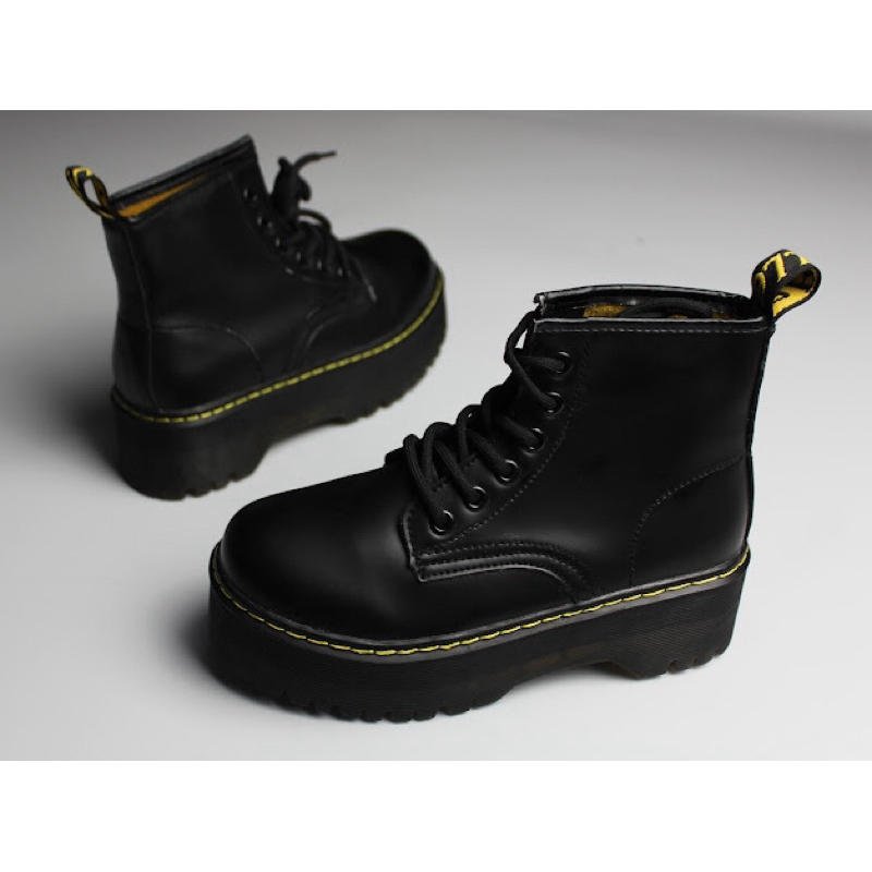 Giày boot cổ lửng đen đế cao 5cm( da lộn hai lớp)