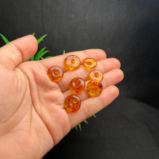 Mặt dây chuyền khấu bình an hổ phách