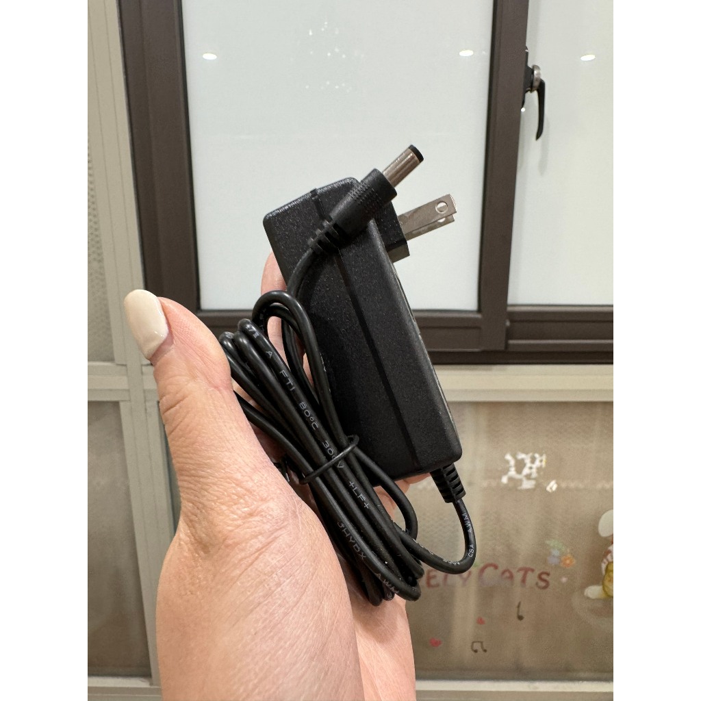 NGUỒN SẠC MÁY HÚT BỤI CẦM TAY LOCK&LOCK ENV111VOL