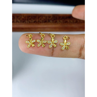 Charm hoa mai vàng treo lắc