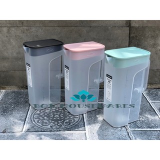 Bình đựng nước LocknLock One Handed Jug dung tích 2.1L HAP818 có tay cầm chắc chắn dung tích lớn