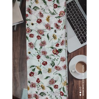 [HCM]2m Vải lụa lạnh hoạ tiết hoa lá rơi (1) - lụa Mango chính phẩm