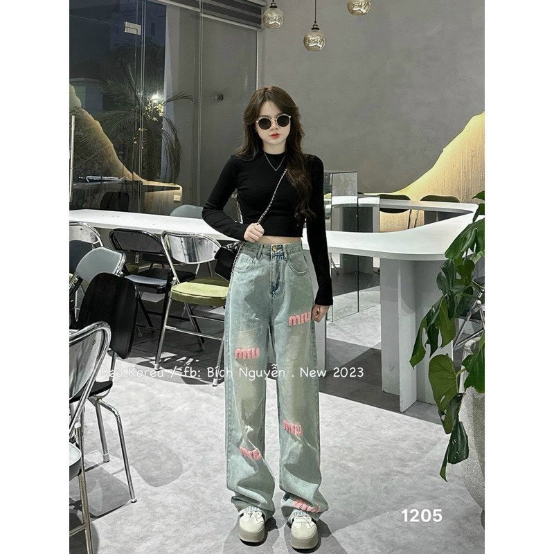Jeans xuông thêu chữ hồng, jeans ống rộng cạp cao hack dáng