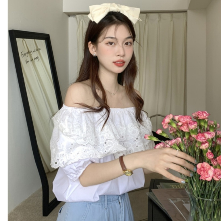 Áo thun nữ trễ vai phối bèo nhún dễ thương, áo phông nữ ngắn tay cổ tròn phối ren dáng rộng phong cách Hàn Quốc 2832