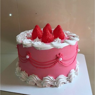 Bánh sinh nhật mô hình dâu viền sò