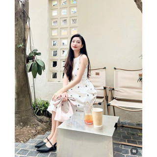 [ Có sẵn ] Đầm cổ yếm xô thêu hoa