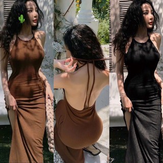 Đầm yếm hở lưng ôm body dáng dài xẻ tà cao cực sexy , chất tăm mềm có mút