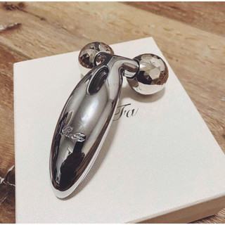 Refa carat [100% AUTHENTIC]_ Thanh lăn thon gọn mặt