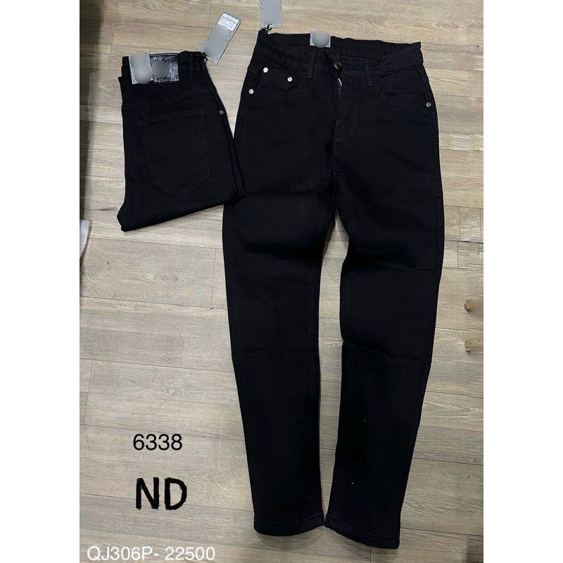 Quần jean bò nam slimfit đen trơn dày dặn co giãn tốt kiểu dáng đơn giản basic đi học QJ306P