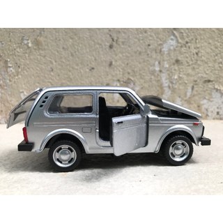 Mô hình xe LADA NIVA 2020 - 1:32