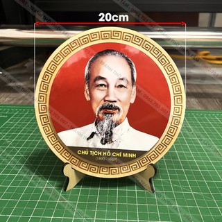 Đĩa gỗ Bác Hồ chạm khắc laser 3D, tinh xảo, đẹp mắt
