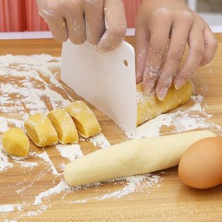 Dụng cụ cắt bột chia bột làm bánh dao cắt bột