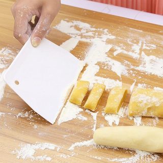 Dụng cụ cắt bột chia bột làm bánh dao cắt bột