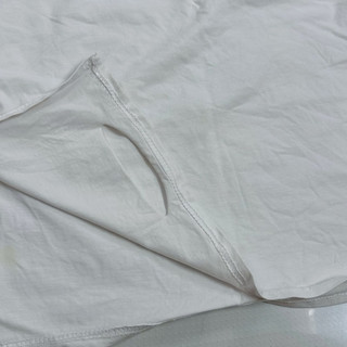Áo thun basic đơn giản cách điệu thân áo