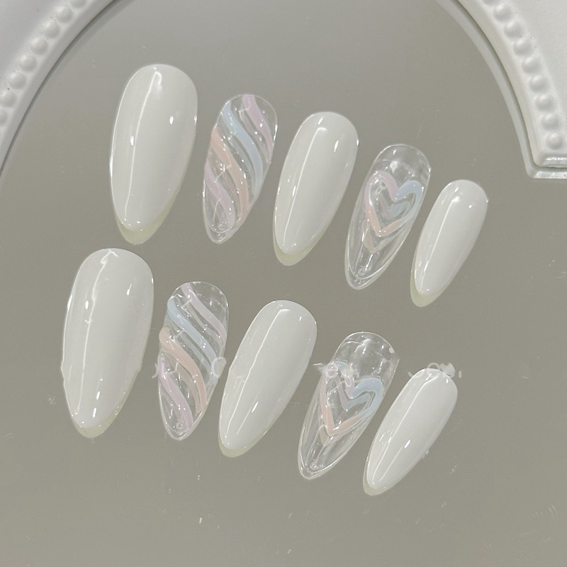 C98 Nail box thiết kế trắng sữa trái tim nổi