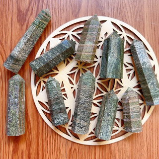 Trụ đá Green Zebra Jasper, Đá thiên nhiên