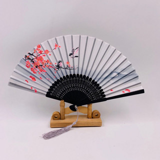 Quạt giấy cầm tay in hoạ tiết