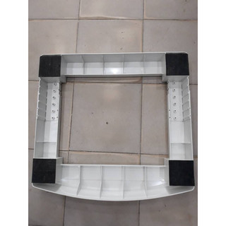 Chân máy giặt Electrolux PN333