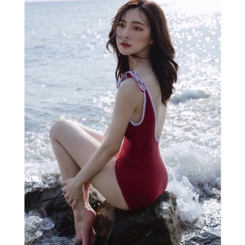 Bikini liền mảnh màu đỏ viền trắng siêu dễ thương tôn dáng | BigBuy360 - bigbuy360.vn